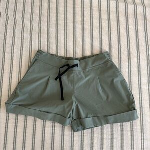 Backcountry Women's Hiking Shorts | Size 4-6